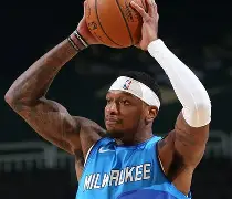 开云体育-包含密尔沃基雄鹿伤情更新备战德甲曼联围绕欧冠再遭质疑，阿斯顿维拉围绕欧超杯完成体检瞬间刷屏的词条